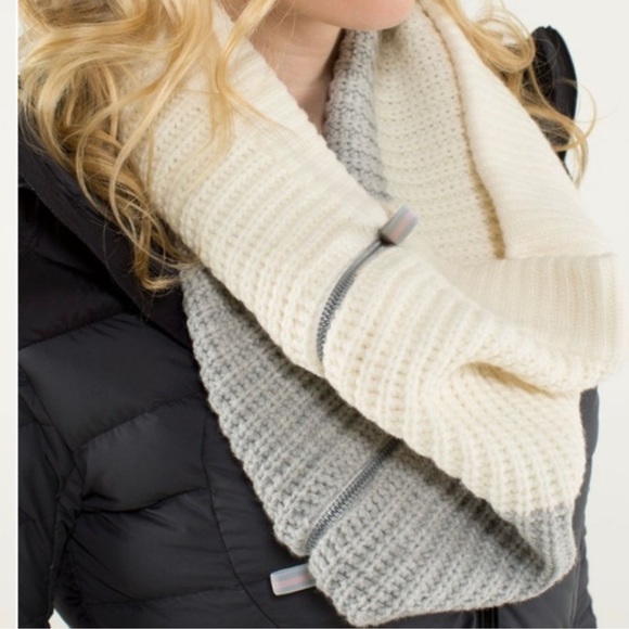 Lululemon falling freely neck warmer scarf - Picture 3 of 9